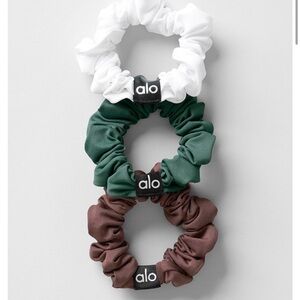ALO Yoga Fresh Mini Scrunchie 3-Pack - Brownstone/White/Clover